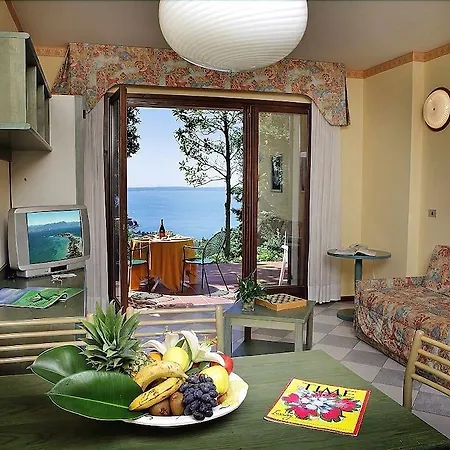 Madrigale Aparthotel