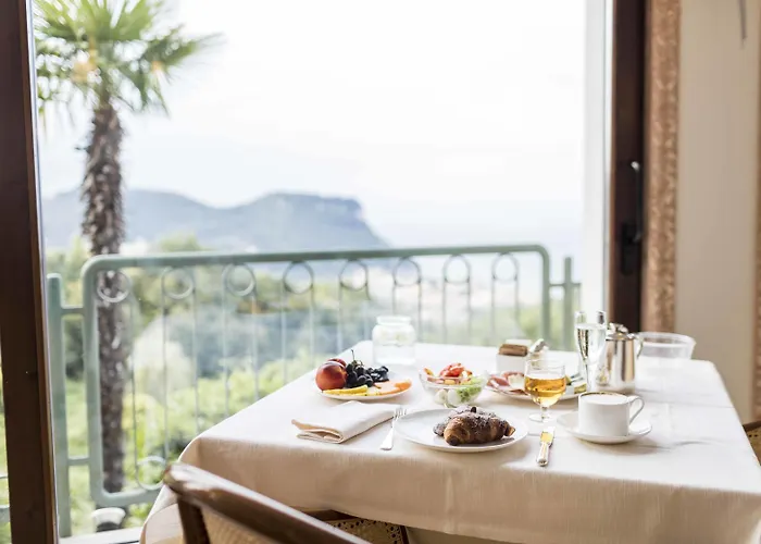 Madrigale Apartahotel