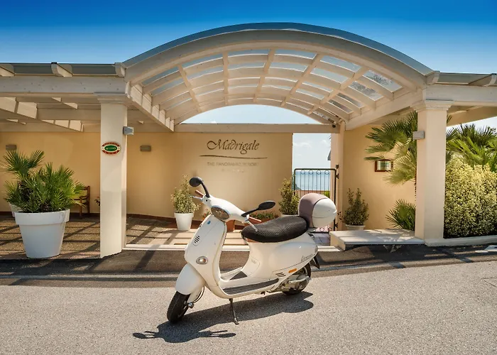 Madrigale Apartahotel Marciaga