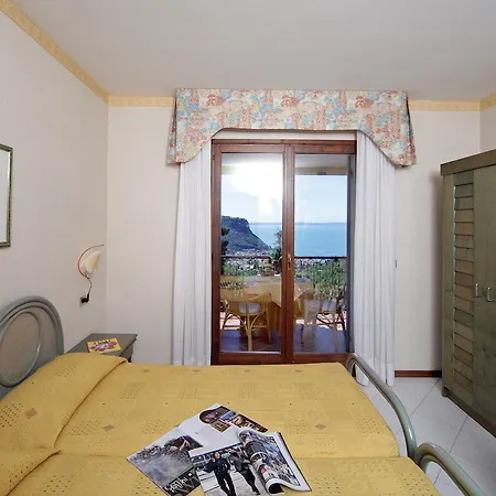 Madrigale Aparthotel