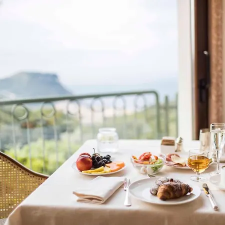 Madrigale Lägenhetshotell