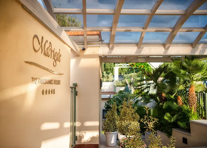 Madrigale Lägenhetshotell Marciaga