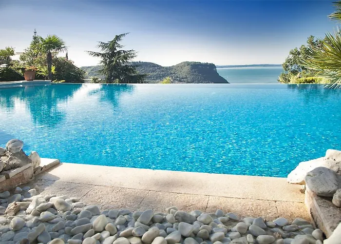 Madrigale Lägenhetshotell